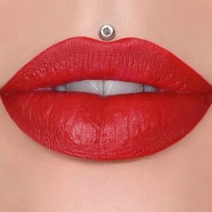 NIB Jeffree Star Cosmetics Velvet Trap in shade Confessional💋👄💄